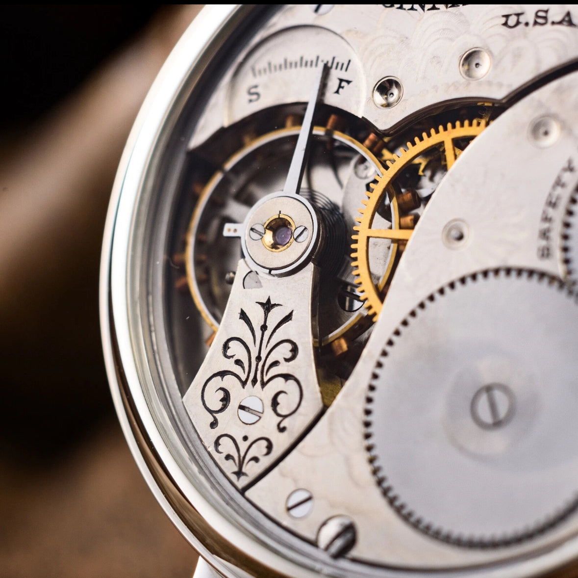 Antique Elgin Classic Mechanical Mens Custom Watch White Dial Wristwatch