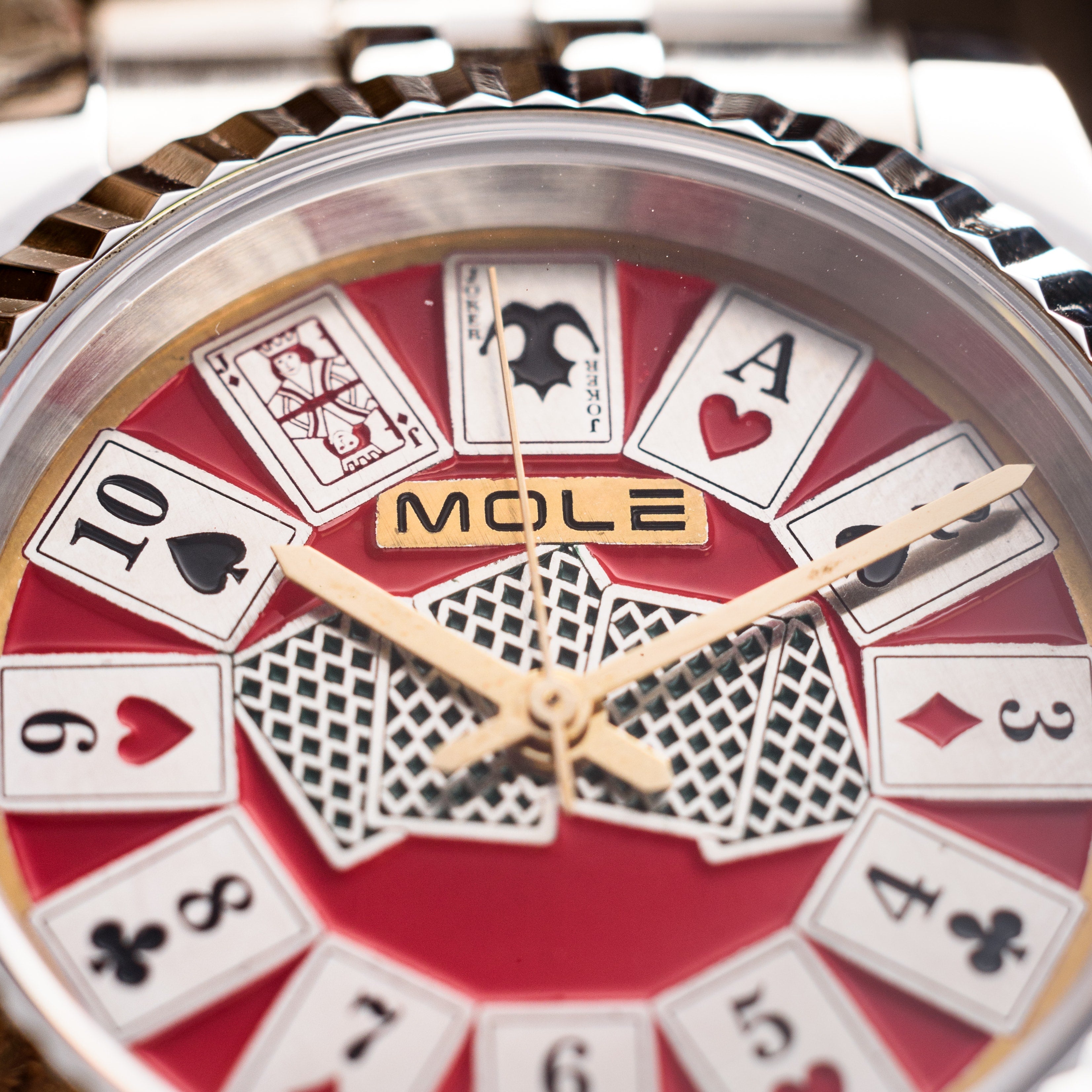 Mole Modern Watch. Red Card. Movement 2020